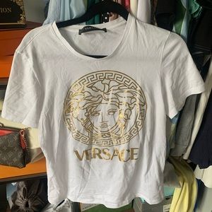 Versace printed logo T-Shirt Size 42. NWT!